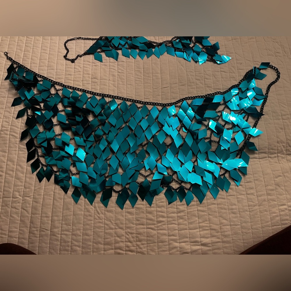Selfie Leslie River Festival Shiny Sequins 2 Piece Set Blue NWOT - Picture 10 of 12